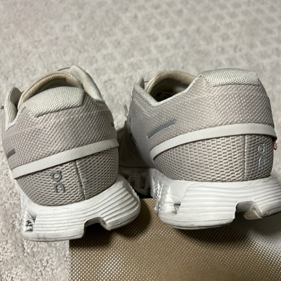 On Cloud 5 running shoes - Picture 9 of 12